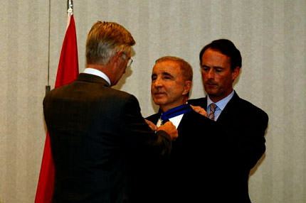 Ünal Aysal’a Kraliyet nişanı