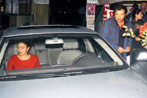 Esmer güzelde karar kıldı!