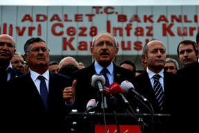 Yürüyüş krizi tırmanıyor