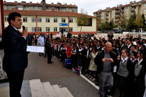 Dolandırıcıya karşı hoparlör