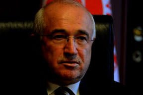 Cemil Çiçek'ten terör sitemi