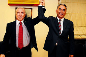 Kafalarına taş yağsa bizden bilecekler