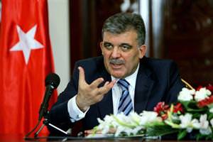 Gül Sendikalar Kanunu'nu onayladı