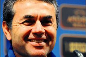 Kocaman gülüyor!