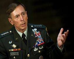 Petraeus perişan oldu