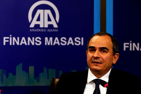 Faiz düştü dolar çıktı