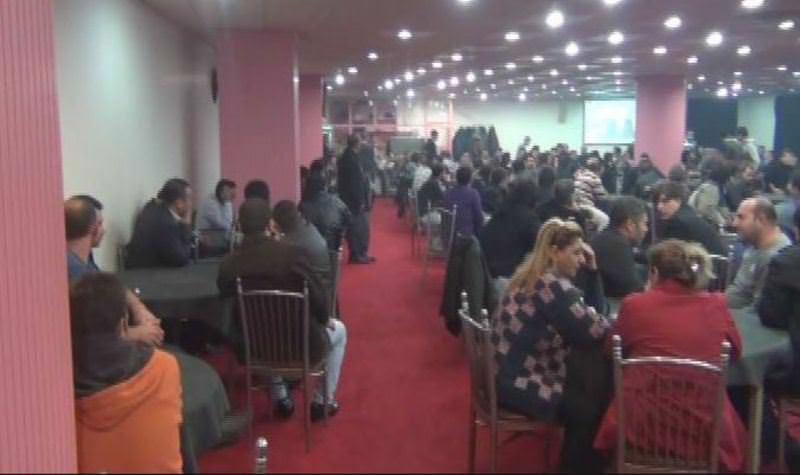 Kocalarını kumarda yakalattılar