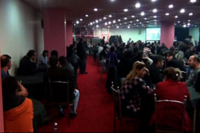 Kocalarını kumarda yakalattılar