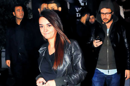 Alev Alev bir gece