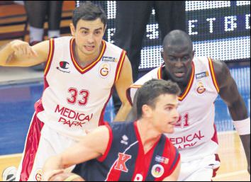 Aslan tam yol ileri!