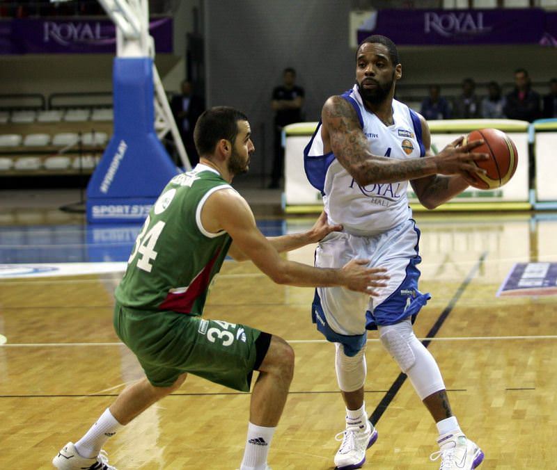 Karşıyaka'dan takibe devam