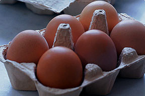 Yumurta halka zamlı satılıyor