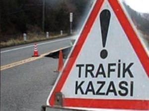 Cezaevi aracı devrildi: 8'i asker 12 yaralı
