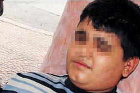 Annesinin sevgilisi dövdü