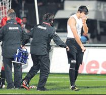 Muslera'ya 8 dikiş!