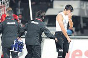 Muslera'ya 8 dikiş!