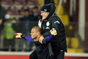 Gözüne baktım köşeye yattım