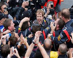Formula 1’de şampiyon Sebastian Vettel!