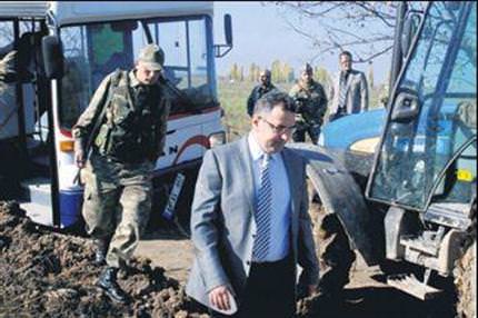 NATO heyeti çamura battı