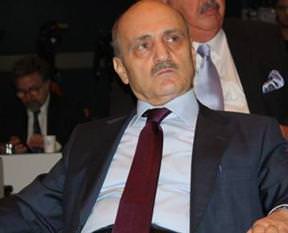 Bakan Bayraktar'ın konvoyunda kaza