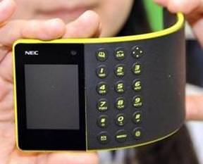 Jilet inceliğinde bükülen telefon