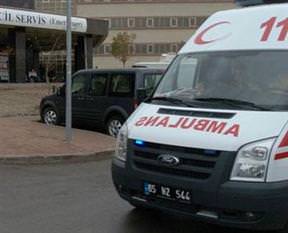 Van'da askeri araç devrildi