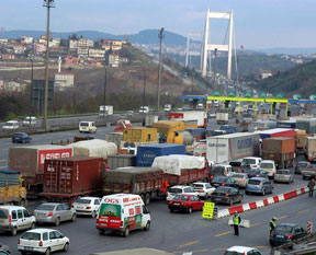Yollar para bastı!