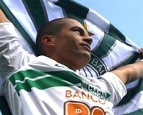 Alex'ten en iyi forvet cevabı
