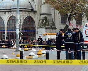 Gaziosmanpaşa'da polise saldırı