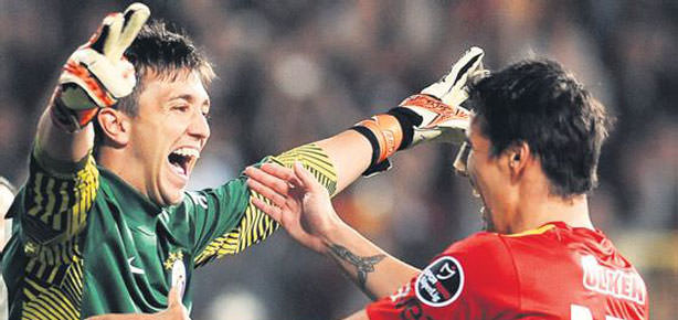 Muslera bomba gibi