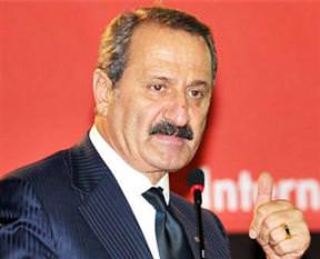 Bakan Çağlayan'a stent takıldı