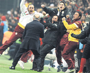 Fener'e Arena'da foto şok