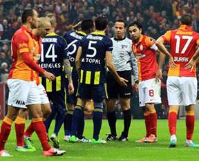 Dev derbide kural ihlali!