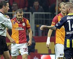 Özkahya: Meireles bana gay dedi