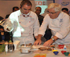 Yemek vakumlu torbada pişecek