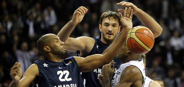 Dev maçın galibi Anadolu Efes!