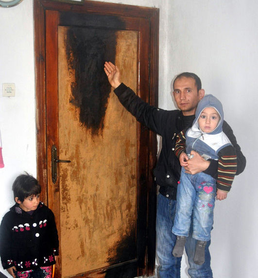 Evleri 300 kez yandı