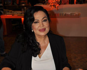 Türkan Şoray izdihamı çıktı