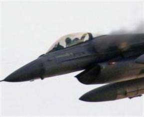 Savaş uçakları bomba yağdırdı