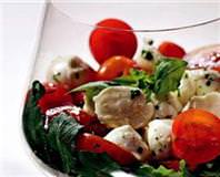 Mozzarella Peynirli Salata