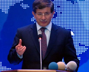 Davutoğlu'ndan Yunanlara sert yanıt
