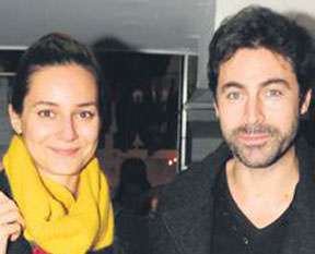 Ünlü çiftin tiyatro aşkı