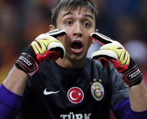 Muslera'ya inanılmaz teklif!