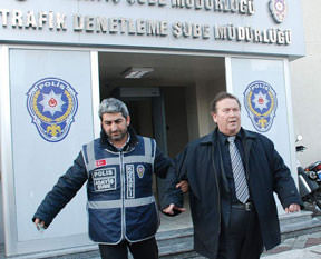 Sahte 'müdür' polis olmak istemiş