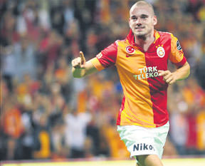 Müjde Sneijder geliyor