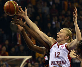 Dişi Aslan yıkıldı!