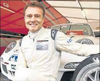 Yarış pilotunun Porsche kazası