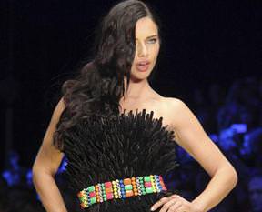 Acun'dan Adriana Lima'ya büyük jest!