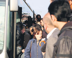 Tacizciyi dövdüler