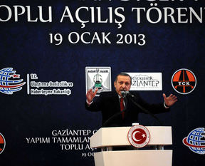"Terörü gündemden çıkarmalıyız"